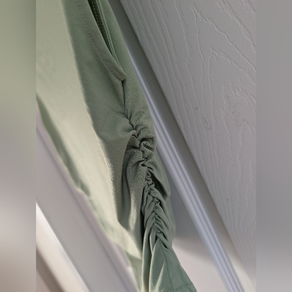 H&M Light Green Muscle Tee - Picture 3 of 4